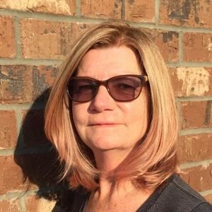 Meet your Posher, Lindra